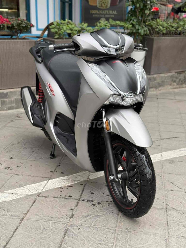 SH350 2024 bạc mới 99% - Trả trước 80tr nhận xe ✅. Mua bán Xe máy tại Quận Long Biên Hà Nội được đăng bởi Nguyễn thị xuân hình 5