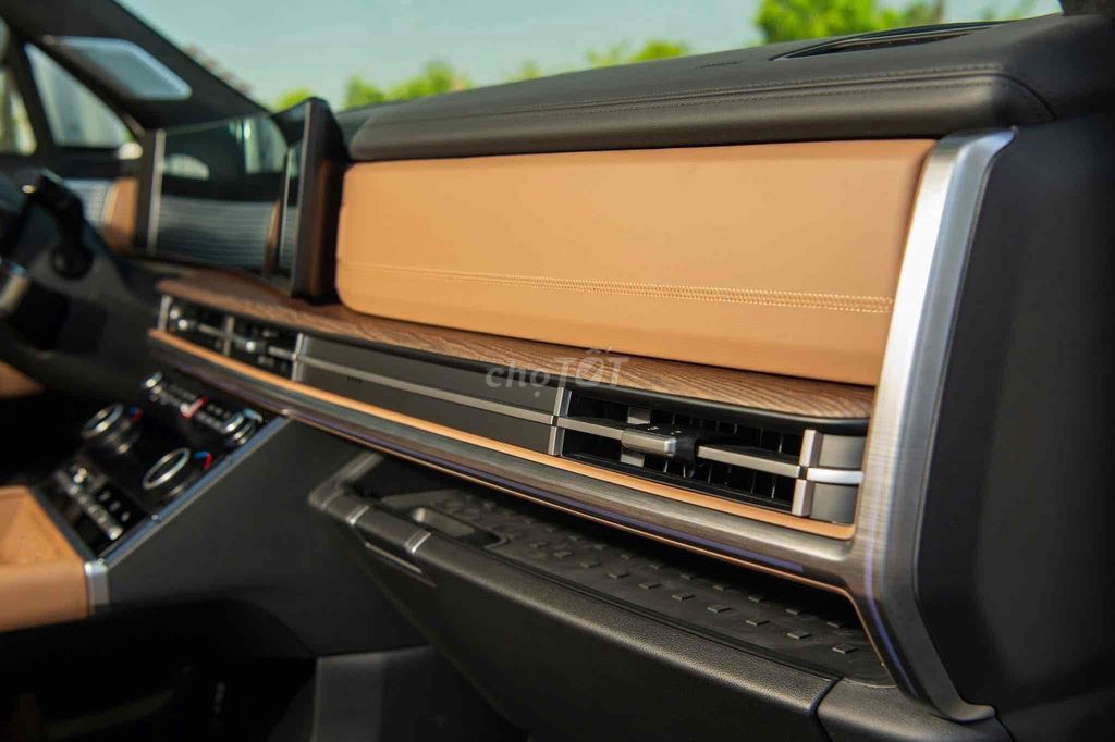 Santa Fe 2025- Km 99% Thuế TB. Mua bán Ô tô tại Thành phố Bảo Lộc Lâm Đồng được đăng bởi Đạt Hyundai Bến Tre hình 4