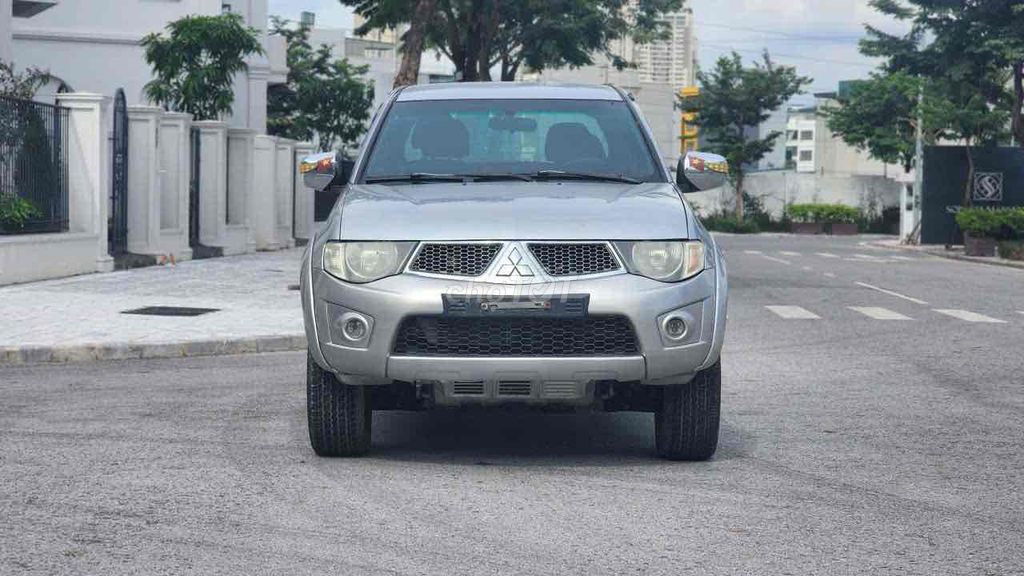 Mitsubishi Triton 2013 - Hai cầu số tự động. Mua bán Ô tô tại Quận Hà Đông Hà Nội được đăng bởi Hiệp Xoăn Hà Đông hình 2