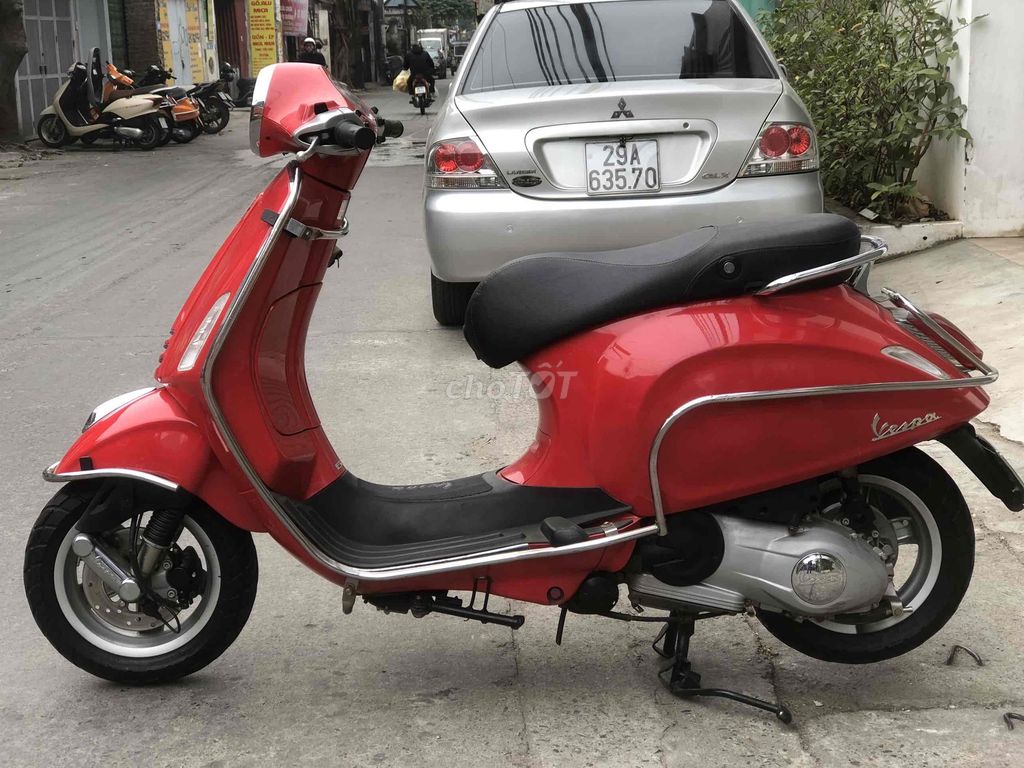 Vespa Prima 2018 nguyên bản chính chủ đẹp 95%. Mua bán Xe máy tại Quận Nam Từ Liêm Hà Nội được đăng bởi E Thuý Hạnh hình 5