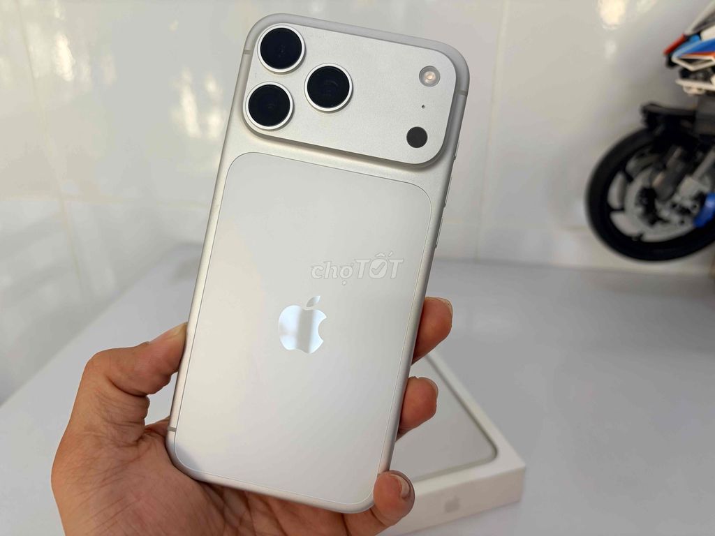 iPhone 17 Pro Max 256GB Bạc Sạc 5L Fullbox. Mua bán Điện thoại tại Quận Ninh Kiều Cần Thơ được đăng bởi Lê Khang hình 1