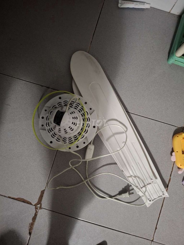 Quạt trần Trắng 1m2 Hiện đại Tiết kiệm điện. Mua bán Quạt tại Thành phố Thuận An Bình Dương được đăng bởi Phan Văn Nhật hình 1