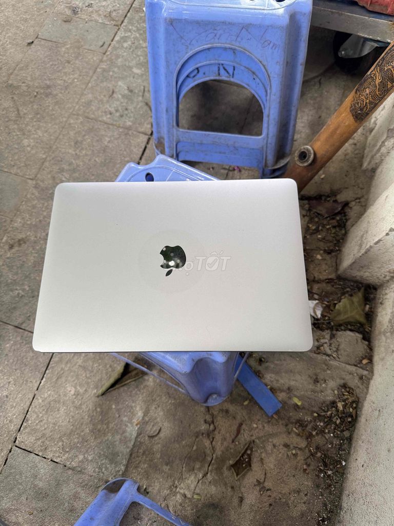 Macbook Pro 2020. Mua bán Laptop tại Quận Hà Đông Hà Nội được đăng bởi minh duy hình 1