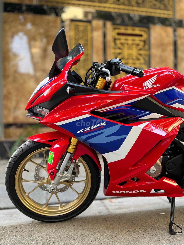 HONDA CBR 150R biển 29- bản HRC 2025  odo62km. Mua bán Xe máy tại Quận Cầu Giấy Hà Nội được đăng bởi Tong motor xe may hình 10