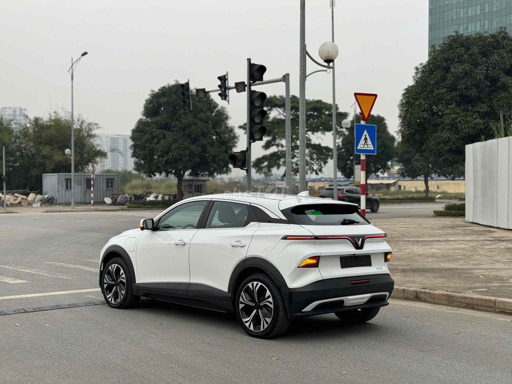 VinFast VF6 PLUS MUA PIN. Mua bán Ô tô tại Quận Cầu Giấy Hà Nội được đăng bởi MYCAR EV hình 4