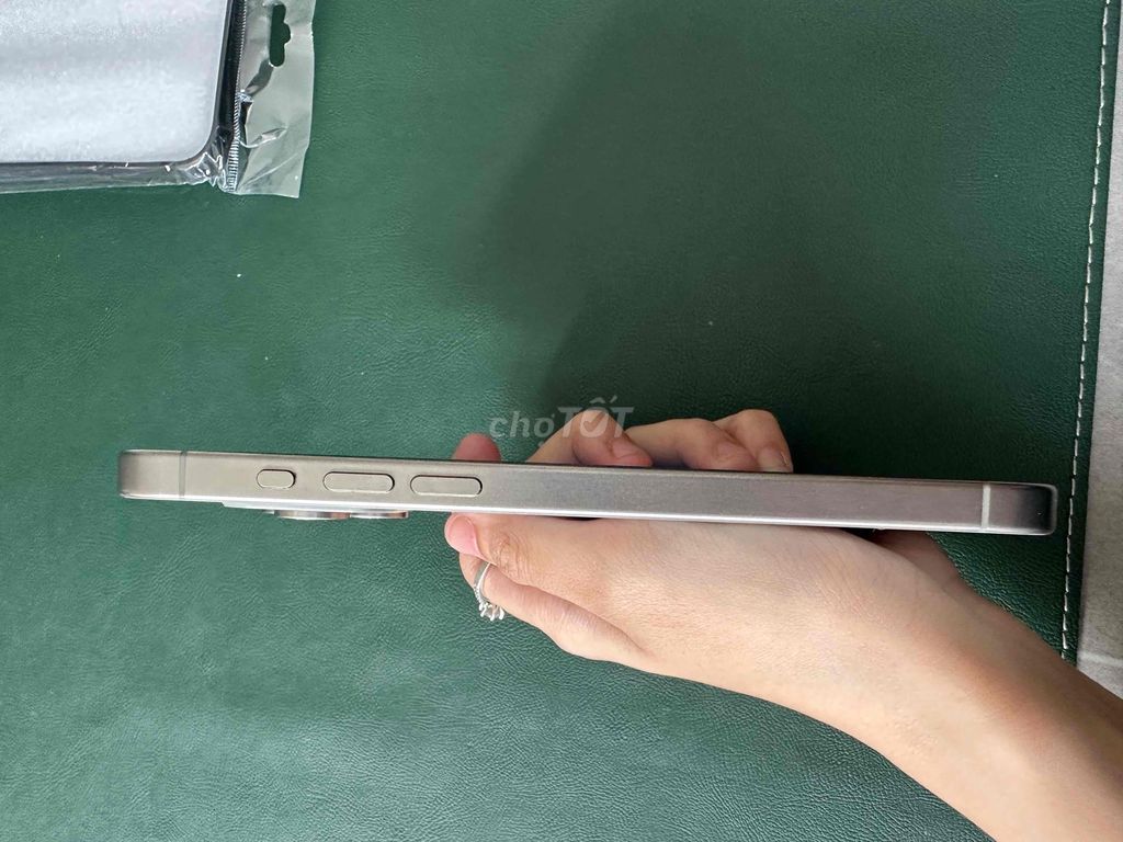 iPhone 15 Pro Max 257GB Titan. Mua bán Điện thoại tại Quận Thanh Khê Đà Nẵng được đăng bởi Ánh Dương hình 1