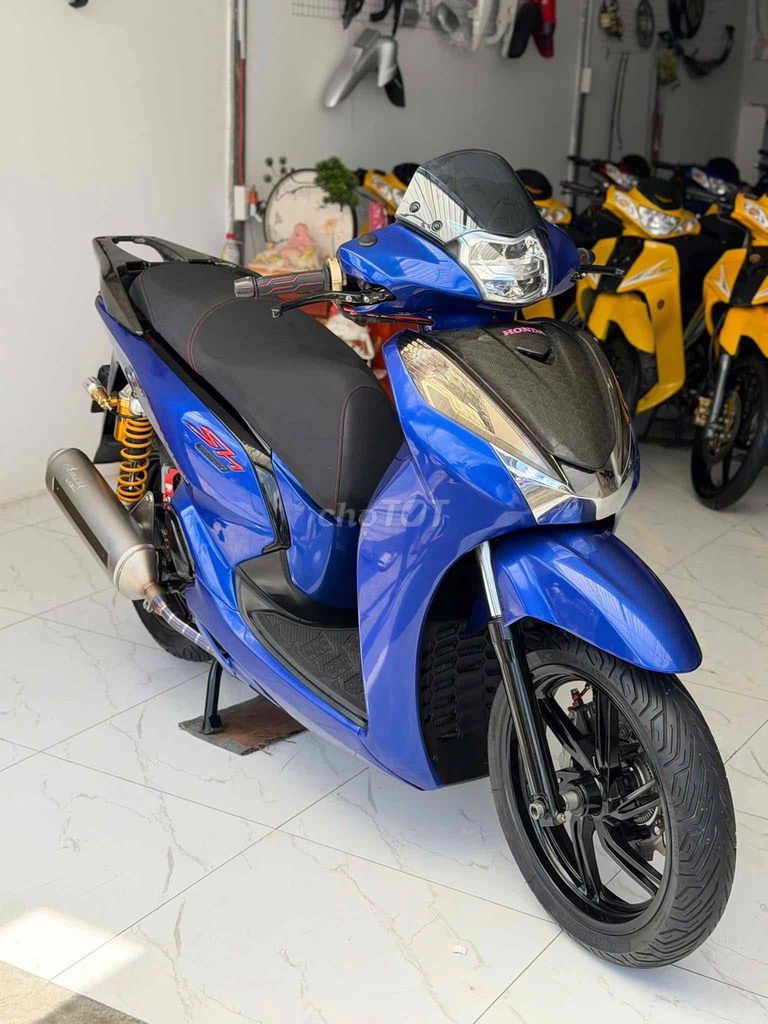 #SH300i ABS nhập ý , dkld 2017 #BSTP. Mua bán Xe máy tại Thành phố Dĩ An Bình Dương được đăng bởi Nguyễn Tuấn hình 18