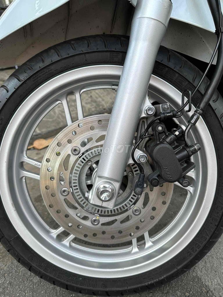 SH300i 2019 chữ T 1 chủ xe chuẩn nguyên rin. Mua bán Xe máy tại Quận Cái Răng Cần Thơ được đăng bởi Cửa Hàng Xe Máy Quang Sang hình 5