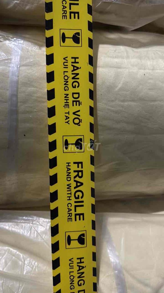 Băng keo độ rộng 5cm và 6cm. Mua bán Đồ dùng văn phòng tại Thành phố Biên Hòa Đồng Nai được đăng bởi Tú Anh hình 1