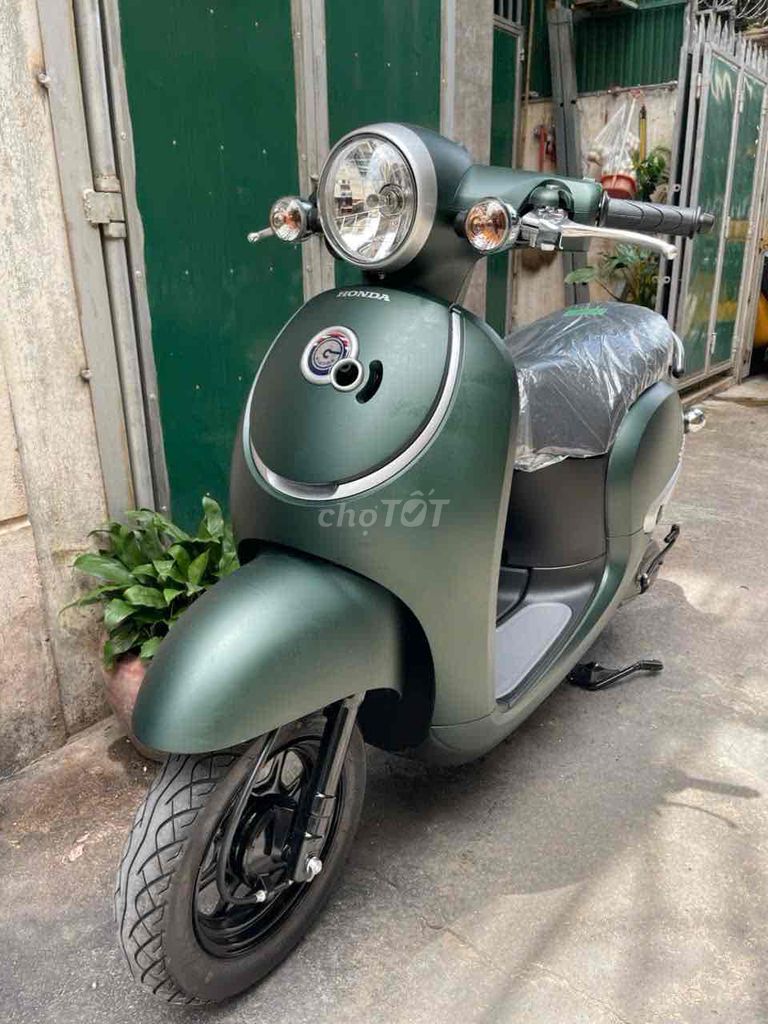 Honda Giorno Crea Scoopy Dunk 50cc. Mua bán Xe máy tại Quận Tân Phú Tp Hồ Chí Minh được đăng bởi Nhơn Nguyễn hình 1