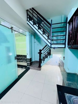 NHÀ ĐẸP TRỤC ĐƯỜNG TÔN ĐẢN - DTSD 243M2 - SHR NỞ HẬU NHẸ - CHỈ 4.X Tỉ