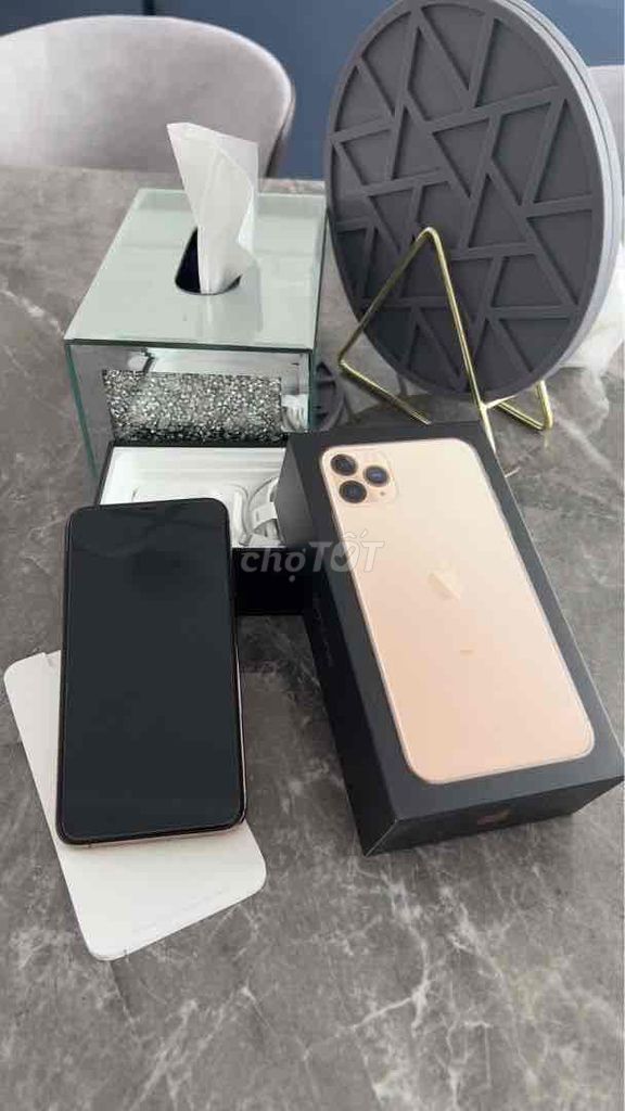 Iphone 11 Pro Max 256gb Gold còn BH gần 6th