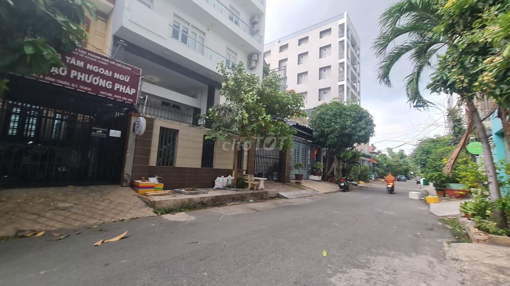 Cho thuê Biệt thự Đường số 43, P Bình Thuận Quận 7