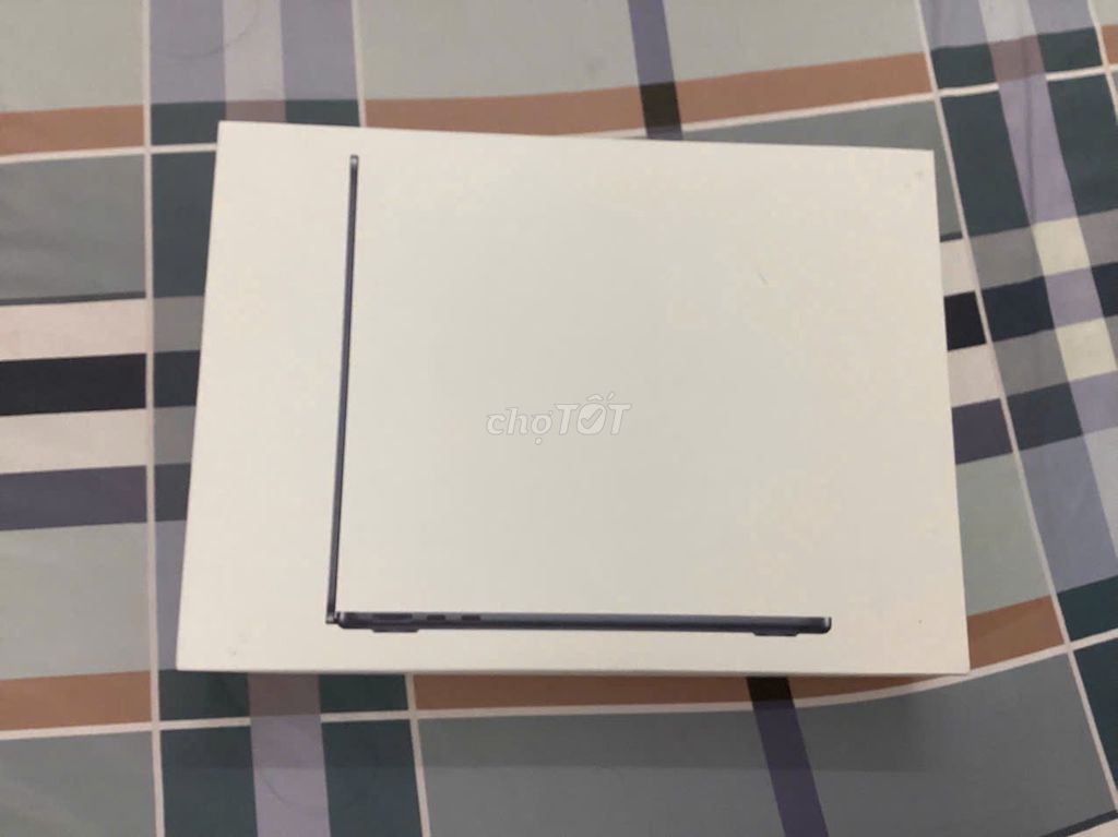 Hộp đựng Apple MacBook Air Giấy Trắng. Mua bán Phụ kiện (Màn hình, Chuột...) tại Quận Tân Bình Tp Hồ Chí Minh được đăng bởi Phu Lam Boi hình 1