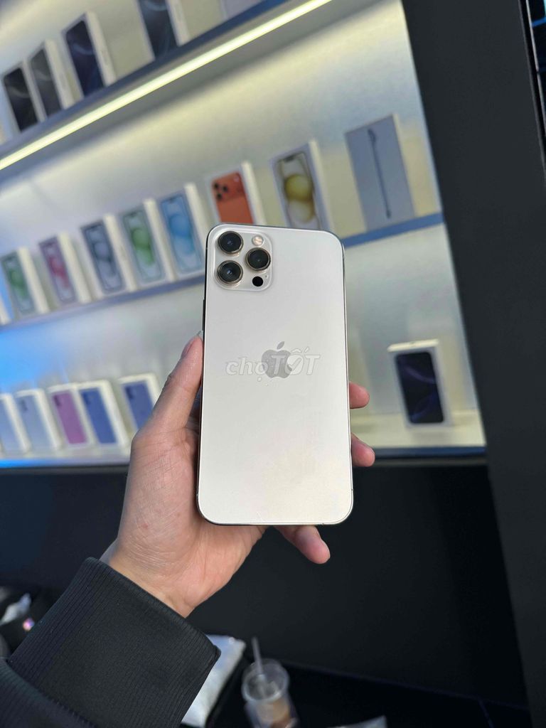 iPhone 12 Pro Max 256GB Bạc. Mua bán Điện thoại tại Thành phố Buôn Ma Thuột Đắk Lắk được đăng bởi Đặng Cường hình 1