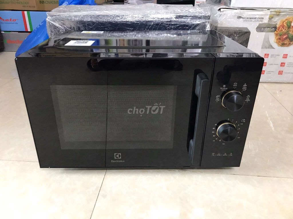 Lò vi sóng Electrolux 20 lít Đen. Mua bán Bếp, lò, đồ điện nhà bếp tại Quận Cẩm Lệ Đà Nẵng được đăng bởi Võ Thị Hòa hình 1
