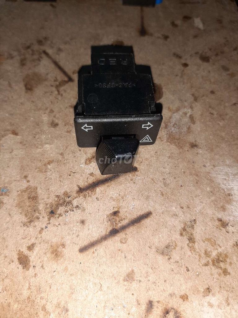 Công tắc Haza Đen Nhựa. Mua bán Nội thất, đồ gia dụng khác tại Quận Cái Răng Cần Thơ được đăng bởi Trung Đoàn hình 1