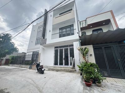 BIỆT THỰ MINI MỚI XÂY 6X16 - 3 TẦNG - 9 TỶ - HXH VÀO TẬN NHÀ