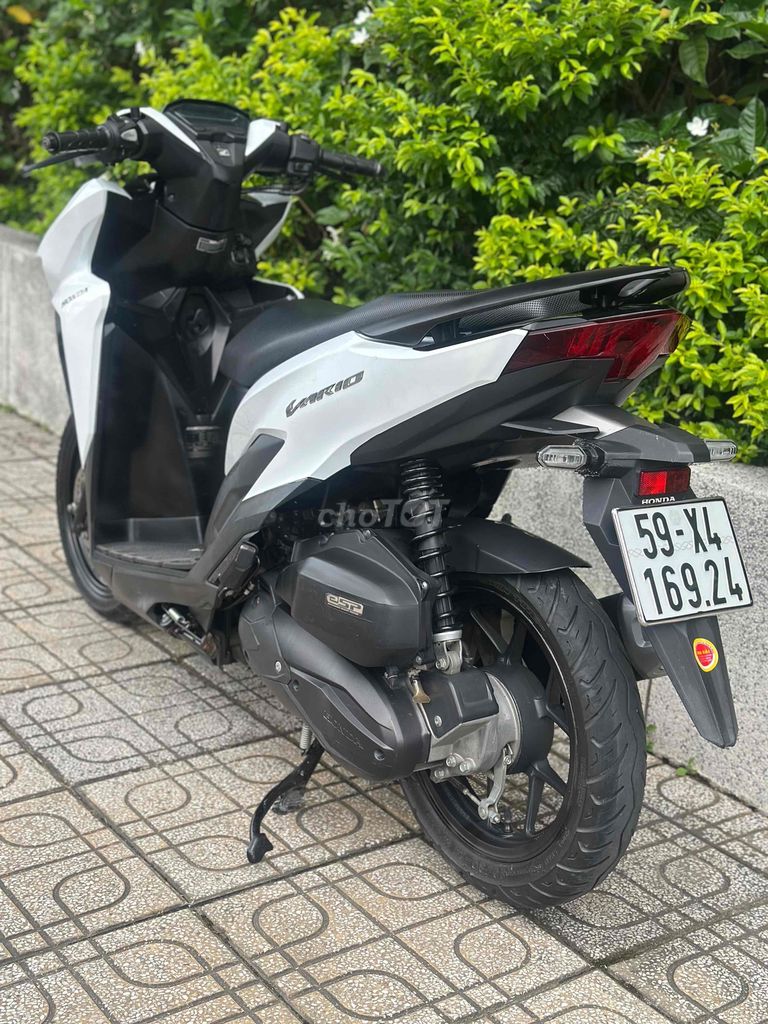 Vario 125 2020 Trắng đen zin nguyên mới 80% BSTP9c. Mua bán Xe máy tại Thành phố Thủ Đức Tp Hồ Chí Minh được đăng bởi Xe Máy Sơn Thủ Đức hình 6