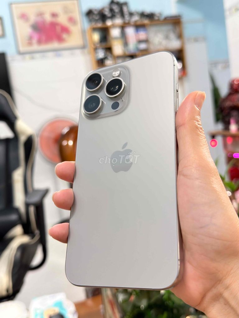 Apple iPhone 15 Pro Max 256GB Bạc 99%. Mua bán Điện thoại tại Thành phố Biên Hòa Đồng Nai được đăng bởi Huỳnh  hình 1
