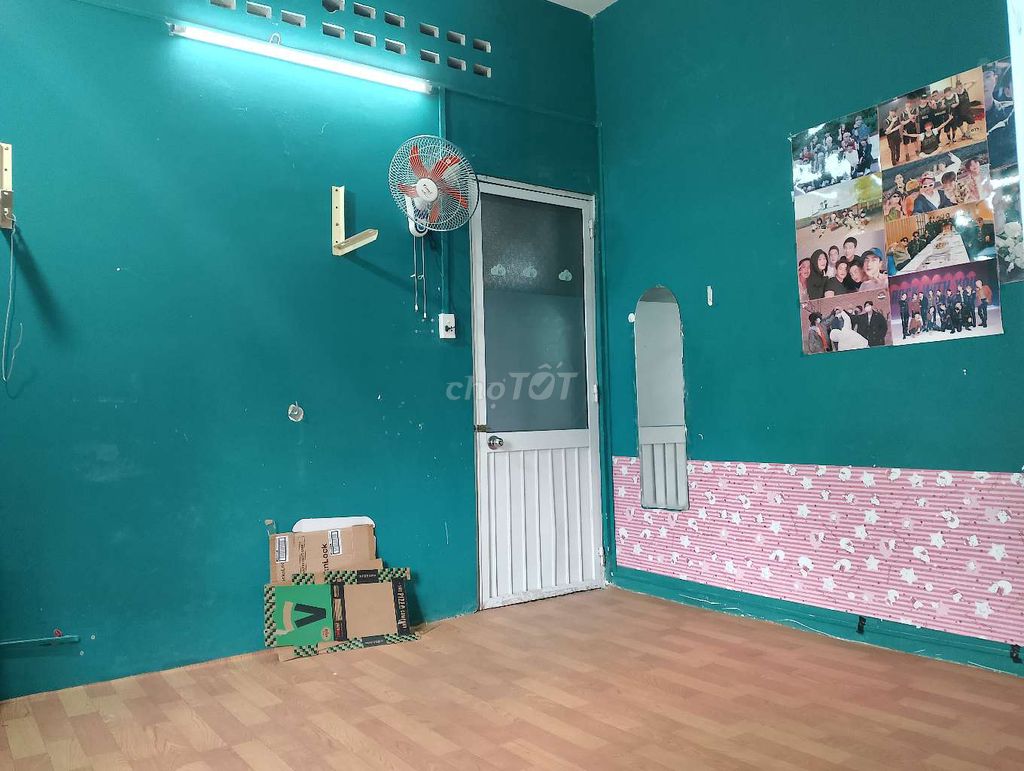 Сдается комната площадью 20 м2 на перекрестке Фу Нуан. Бесплатное время для 2-3 человек