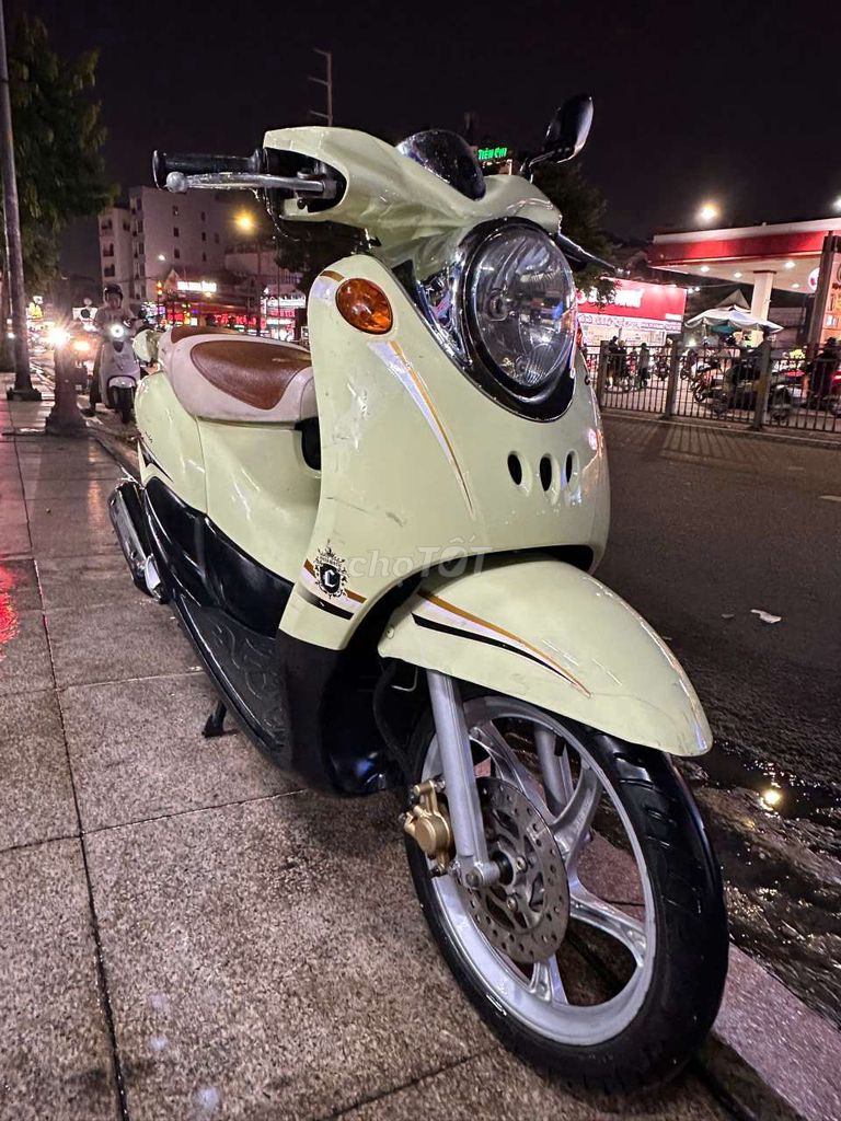 Кремовое золото Yamaha Mio Classico 2013