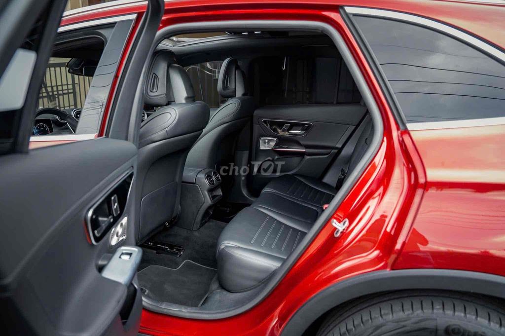 GLC300 4Matic All New - 9000 km - 2tỷ2 là LẤY. Mua bán Ô tô tại Quận 1 Tp Hồ Chí Minh được đăng bởi Lưu Thế Hoàng hình 8