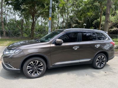CHO THUE XE OUTLANDER 7 CHO