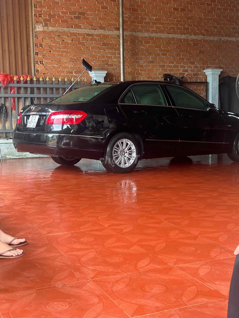 Mercedes Benz E Class 2011 E200 - 52000 km