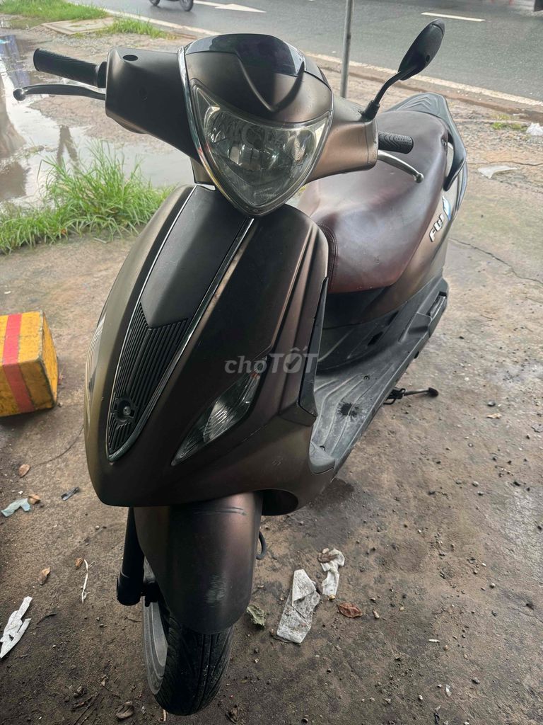 Скутер Piaggio Fly Brown