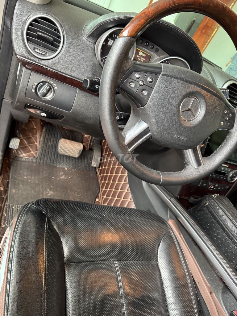 Gia đình có Merc GL550 đklđ 2009 sx 207 rất đẹp. Mua bán Ô tô tại Quận Tây Hồ Hà Nội được đăng bởi Nam Tước hình 17