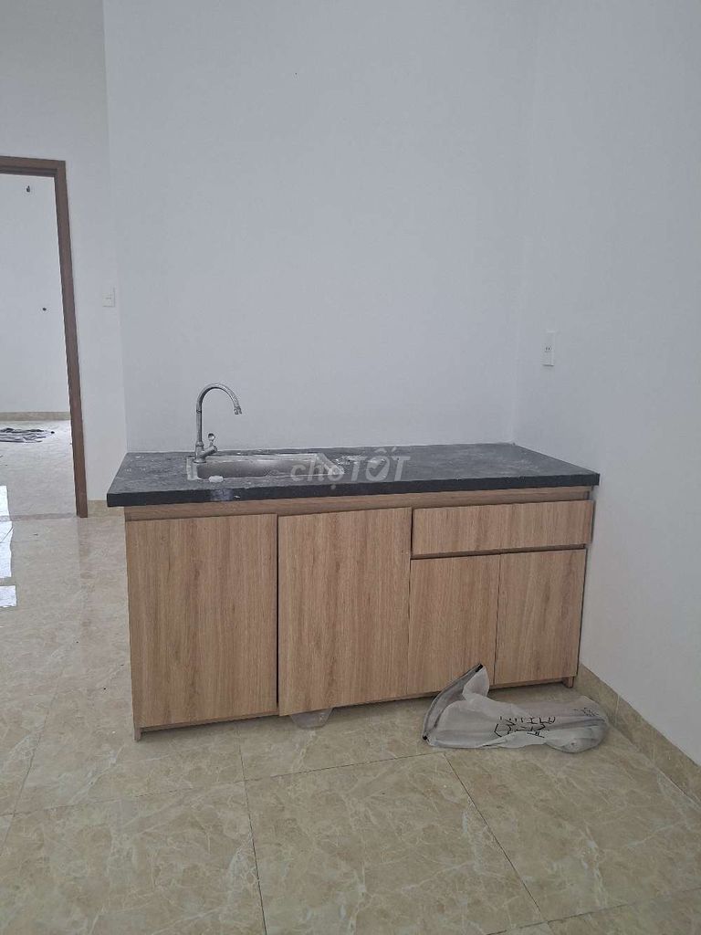 New 3-storey house with 4 bedrooms opposite a park — photo 9