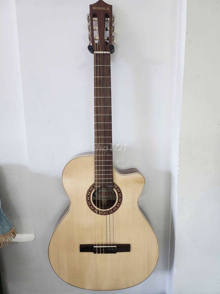 Đàn guitar classic Mokhla Thái Lan Nâu, Kem. Mua bán Nhạc cụ tại Quận Cẩm Lệ Đà Nẵng được đăng bởi Nguyễn Phước Hưng hình 1