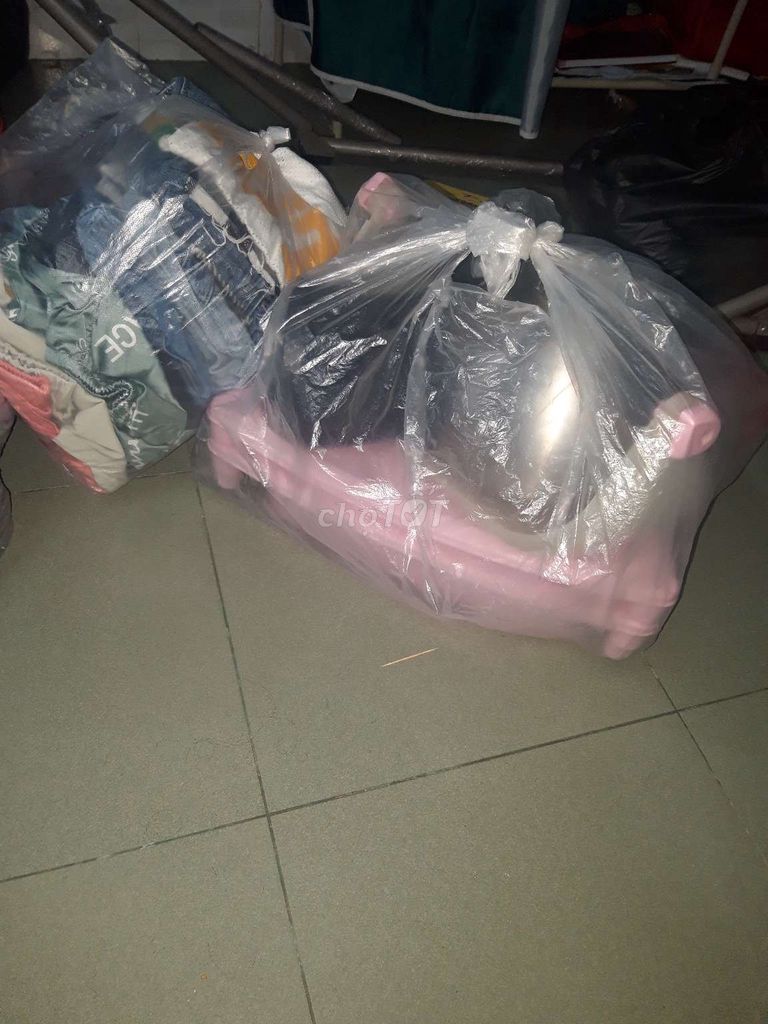 Quần áo nữ đã qua sử dụng. Mua bán Quần áo tại Quận Tân Phú Tp Hồ Chí Minh được đăng bởi Ngoc Han Lu hình 1