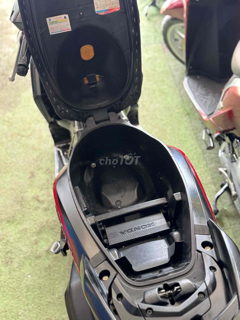 Honda Ab 125/ Bản Đặc Biệt/ Zin Rất Đẹp Bs65. Mua bán Xe máy tại Quận Bình Thuỷ Cần Thơ được đăng bởi CỬA HÀNG XE MÁY VŨ Fi hình 5