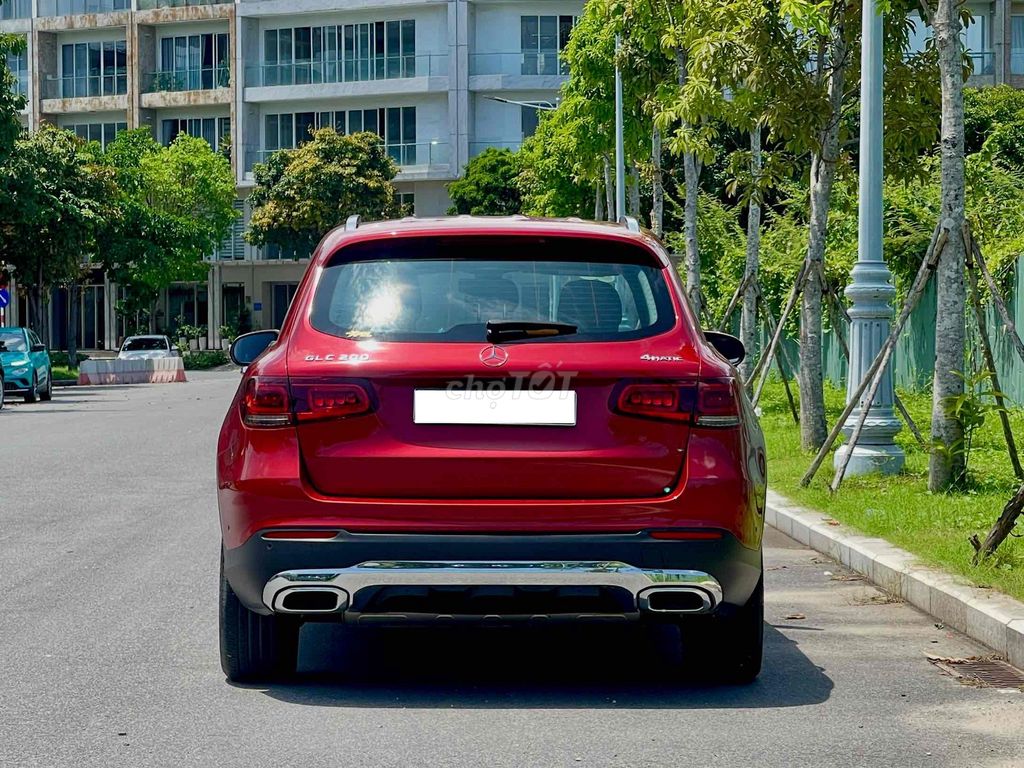 Мерседес GLC200 4matic 2022 V1 - 13 000 км, полный литраж