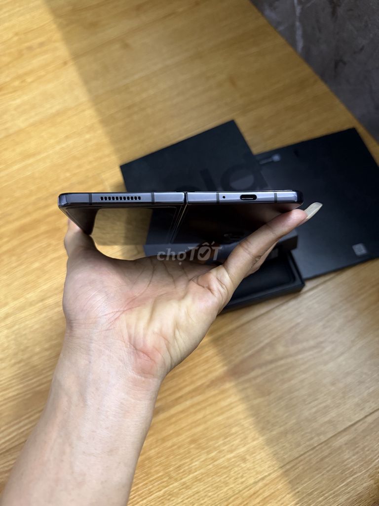 Samsung Z Fold4 256GB Đen. Mua bán Điện thoại tại Quận Thanh Xuân Hà Nội được đăng bởi Vinh Râu Samsung hình 1