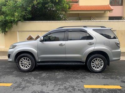 Bán xe Toyota FORTUNER V số tự động đời cuối 2014
