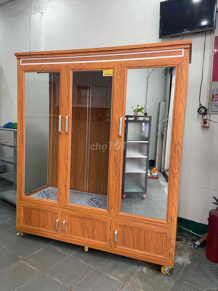 Tủ quần áo nhôm vân gỗ. Mua bán Tủ, kệ gia đình tại Quận 11 Tp Hồ Chí Minh được đăng bởi Huỳnh Thị Diễm Trang hình 1