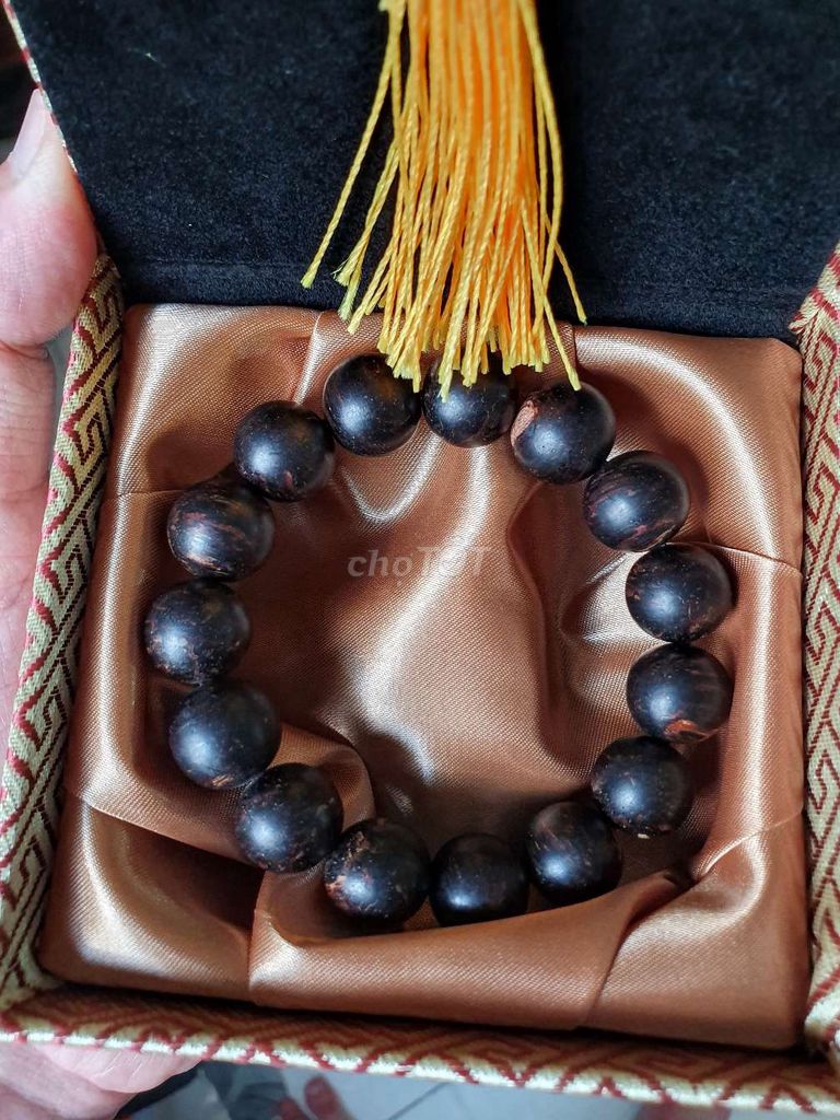 Vòng tay trầm hương Indonesia  chìm 14 li. Mua bán Phụ kiện thời trang khác tại Quận 4 Tp Hồ Chí Minh được đăng bởi Thiện hình 1