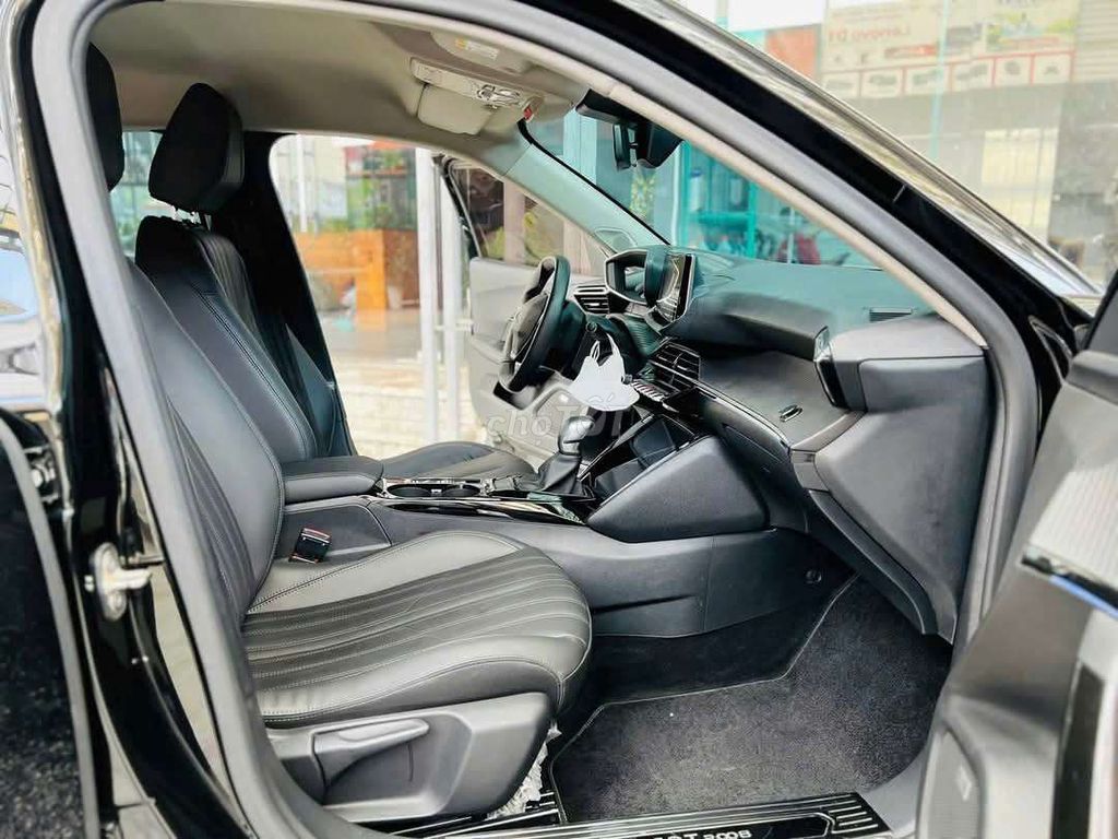 Peugeot 2008 GTline 1.2turbo sx 2022, lướt 4,5V. Mua bán Ô tô tại Thành phố Thủ Đức Tp Hồ Chí Minh được đăng bởi Đức Hưng Siêu thị ô tô Thủ Đức hình 15