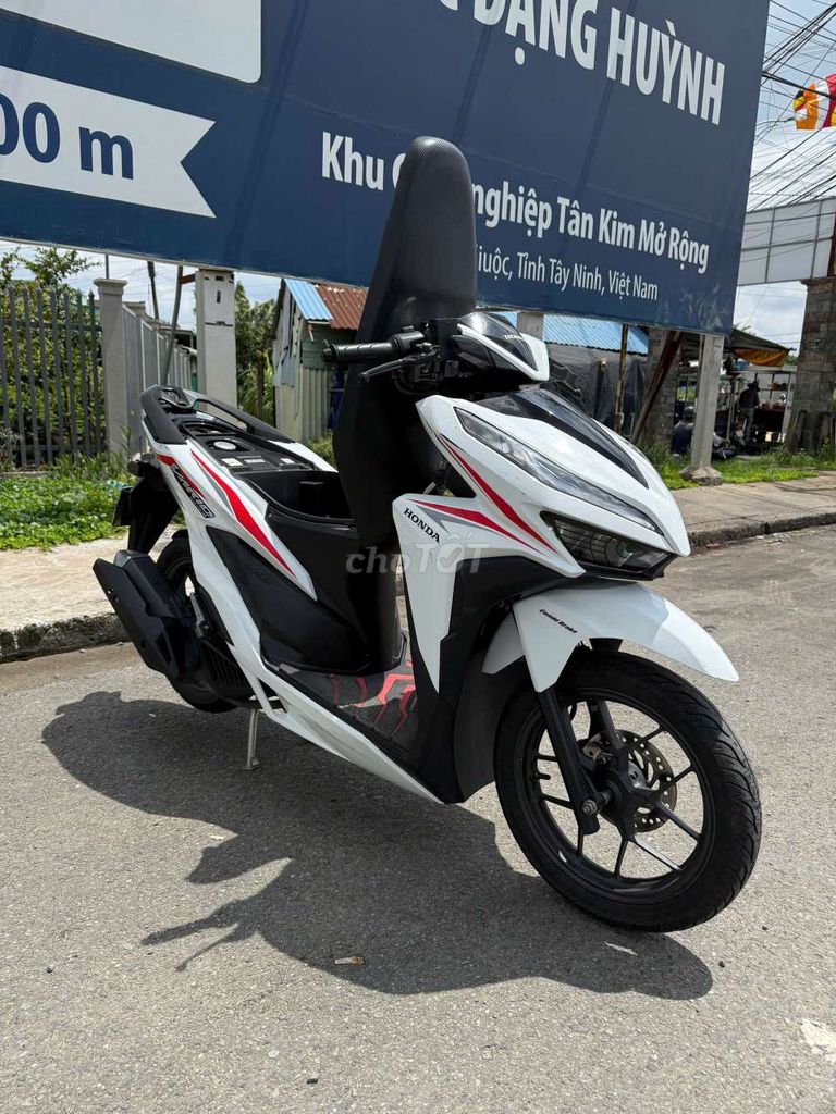 Хонда Варио 125 куб. см 2018, белая, 42 000 км