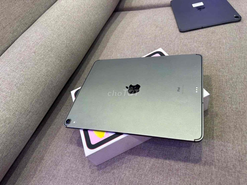 ipad pro 12.9inch 2018 gray 64gb+4g zin áp suất. Mua bán Máy tính bảng tại Quận 3 Tp Hồ Chí Minh được đăng bởi Nam Á Mobile hình 1