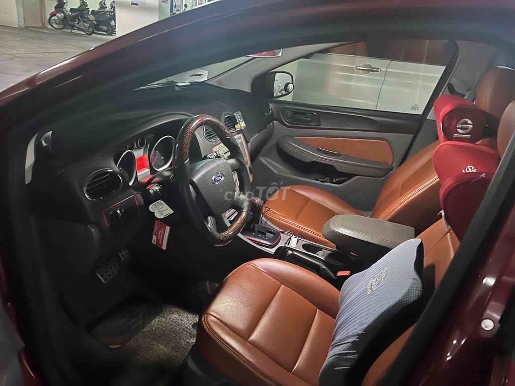 Ford Focus хэтчбек 1.8 2011 Красный 120 000 км