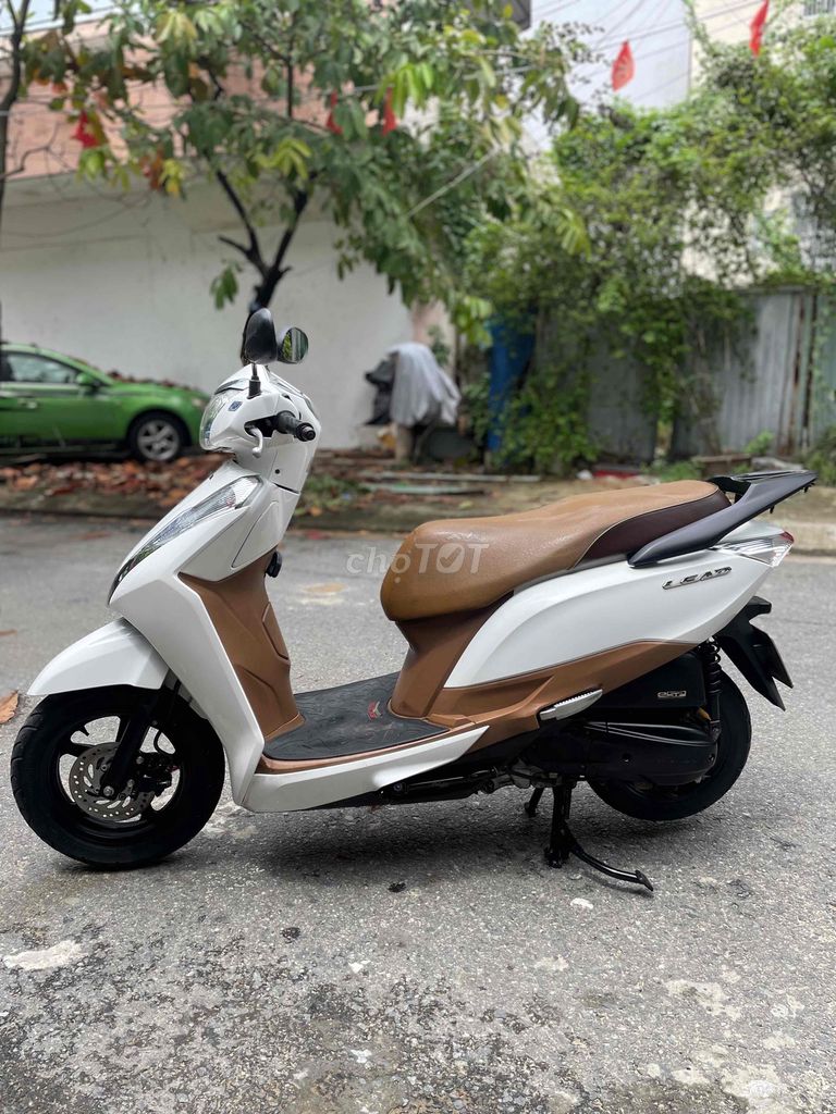 Honda Lead 2015 Белый с коричневым Вьетнам