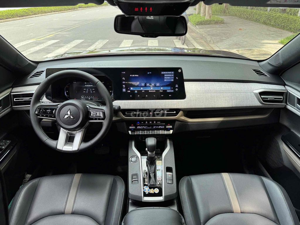 Mitsubishi Xpander 2024 Premium zin 1,6vạn km Mới. Mua bán Ô tô tại Quận Đống Đa Hà Nội được đăng bởi TRUNG HIẾU AUTO hình 13