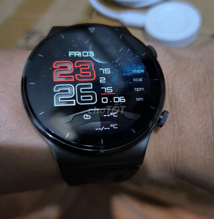 Huawei Watch GT2 Pro, kính sapphire, khung Titan