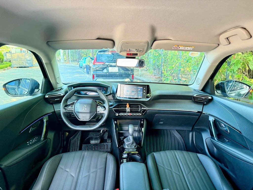 Peugeot 2008 GT-Line 2021 Черный 12000 км