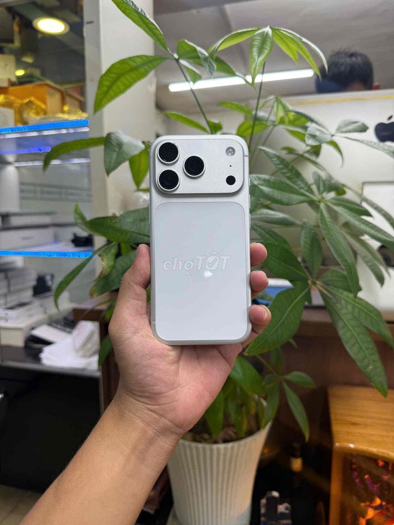 iPhone 17 Pro 256GB Bạc Đã sử dụng. Mua bán Điện thoại tại Quận 7 Tp Hồ Chí Minh được đăng bởi mrlao hình 1