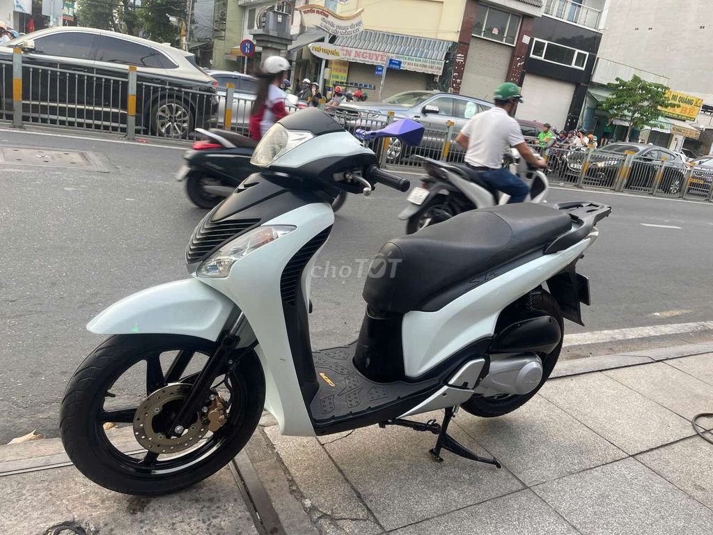 Honda SH ý 125 2010 mới 90% bstp chính chủ